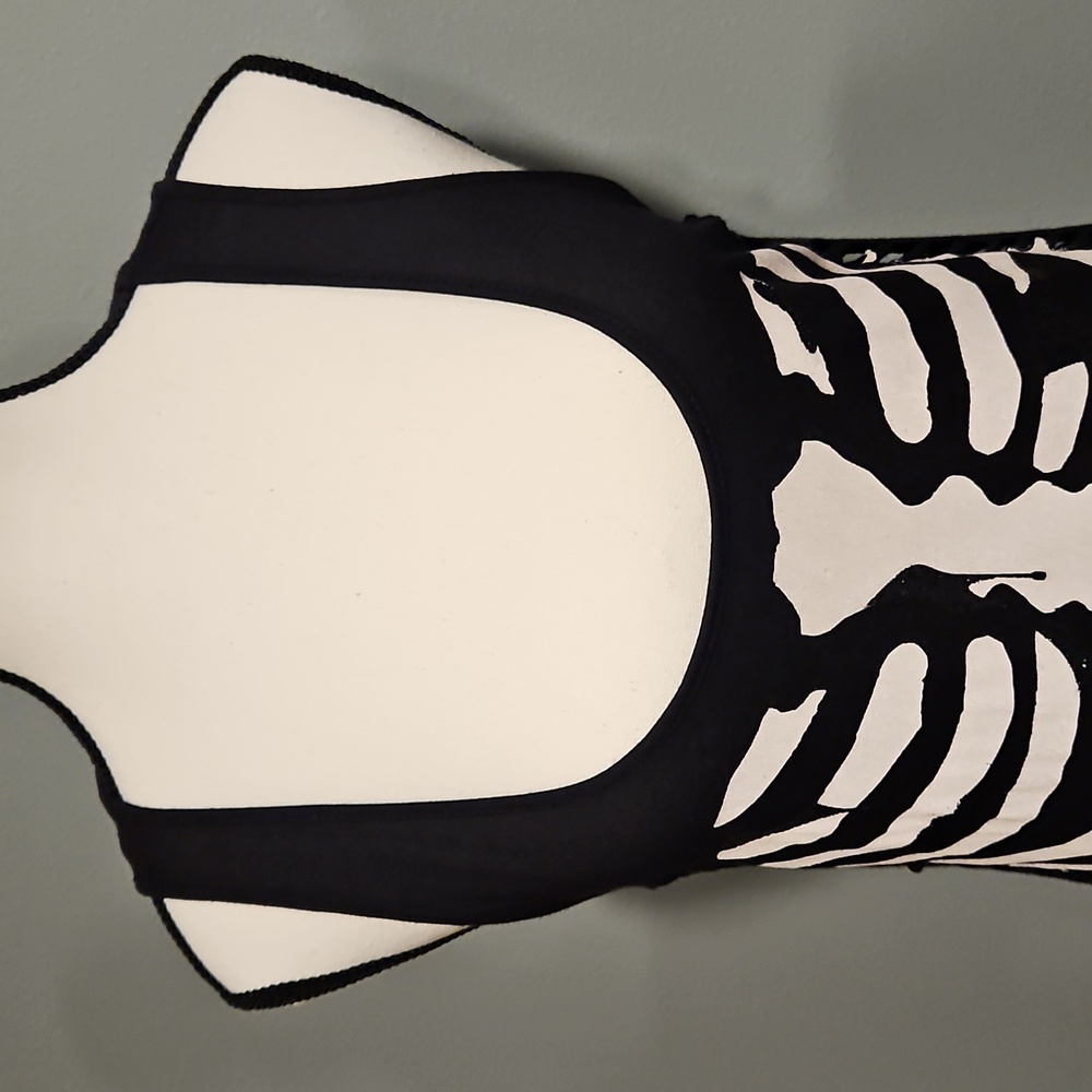 Skeleton Tank Top Side Cut Outs Hip Ties Black White Ribcage Sz M - Picture 2 of 12
